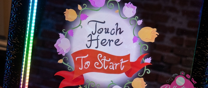 selfie mirror hire - interactive touch screen mirror